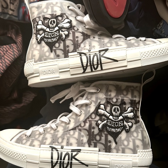 I’m selling Diors B23 Never been wore but don’t have the box .size 9 - Picture 1 of 1